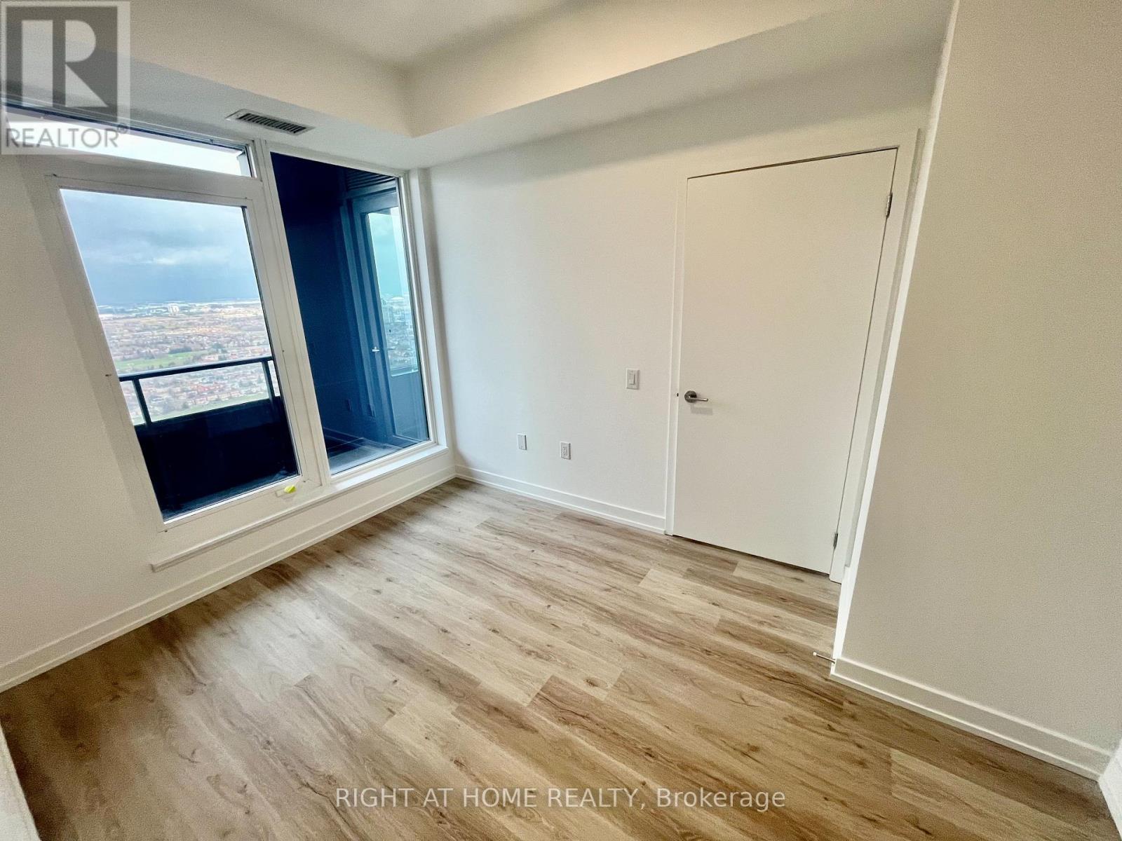 3901 - 395 Square One Drive, Mississauga, Ontario  L5B 0P6 - Photo 12 - W12985994