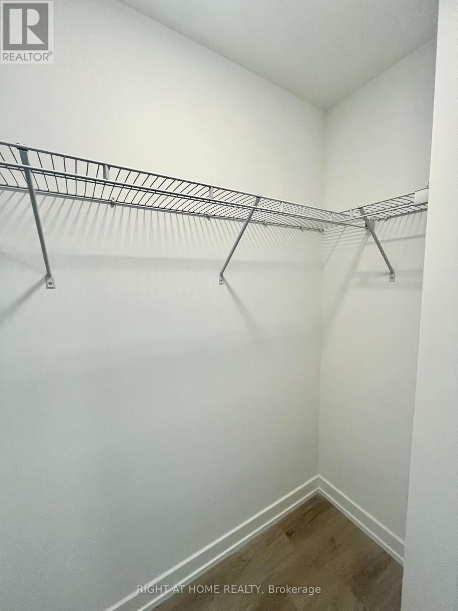 3901 - 395 Square One Drive, Mississauga, Ontario  L5B 0P6 - Photo 14 - W12985994