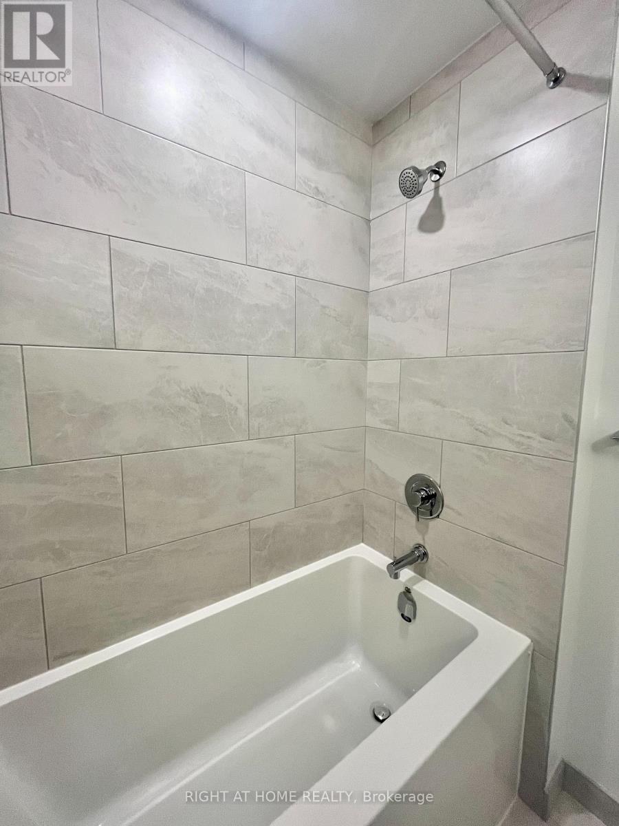 3901 - 395 Square One Drive, Mississauga, Ontario  L5B 0P6 - Photo 22 - W12985994