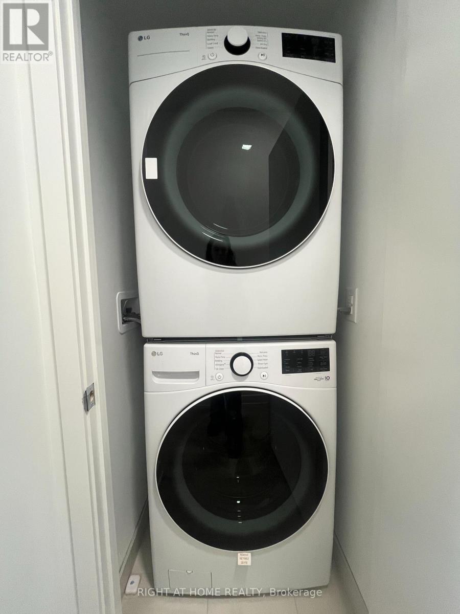 3901 - 395 Square One Drive, Mississauga, Ontario  L5B 0P6 - Photo 23 - W12985994