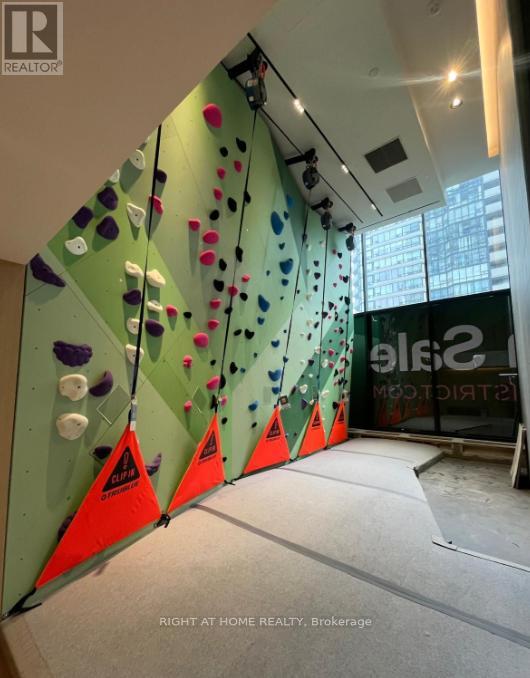 3901 - 395 Square One Drive, Mississauga, Ontario  L5B 0P6 - Photo 35 - W12985994