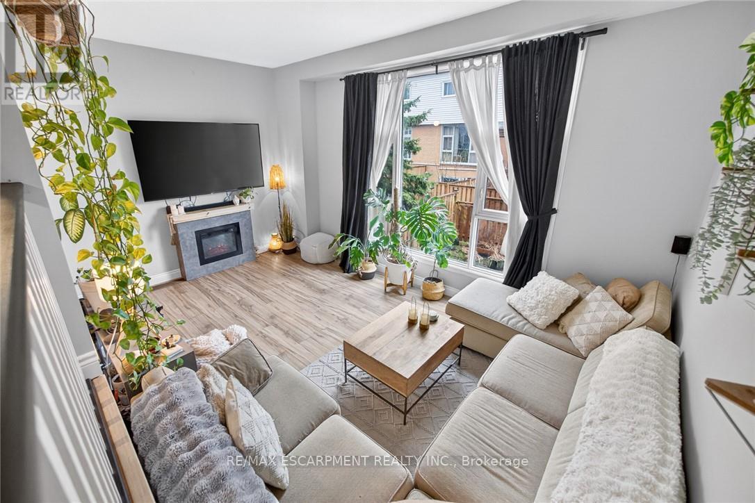 15 - 23 Watsons Lane, Hamilton, Ontario  L9H 5G9 - Photo 10 - X12985976