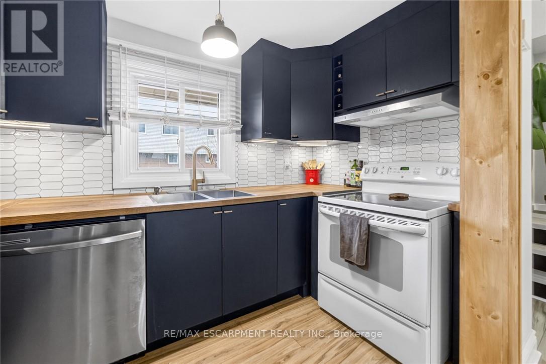 15 - 23 Watsons Lane, Hamilton, Ontario  L9H 5G9 - Photo 18 - X12985976