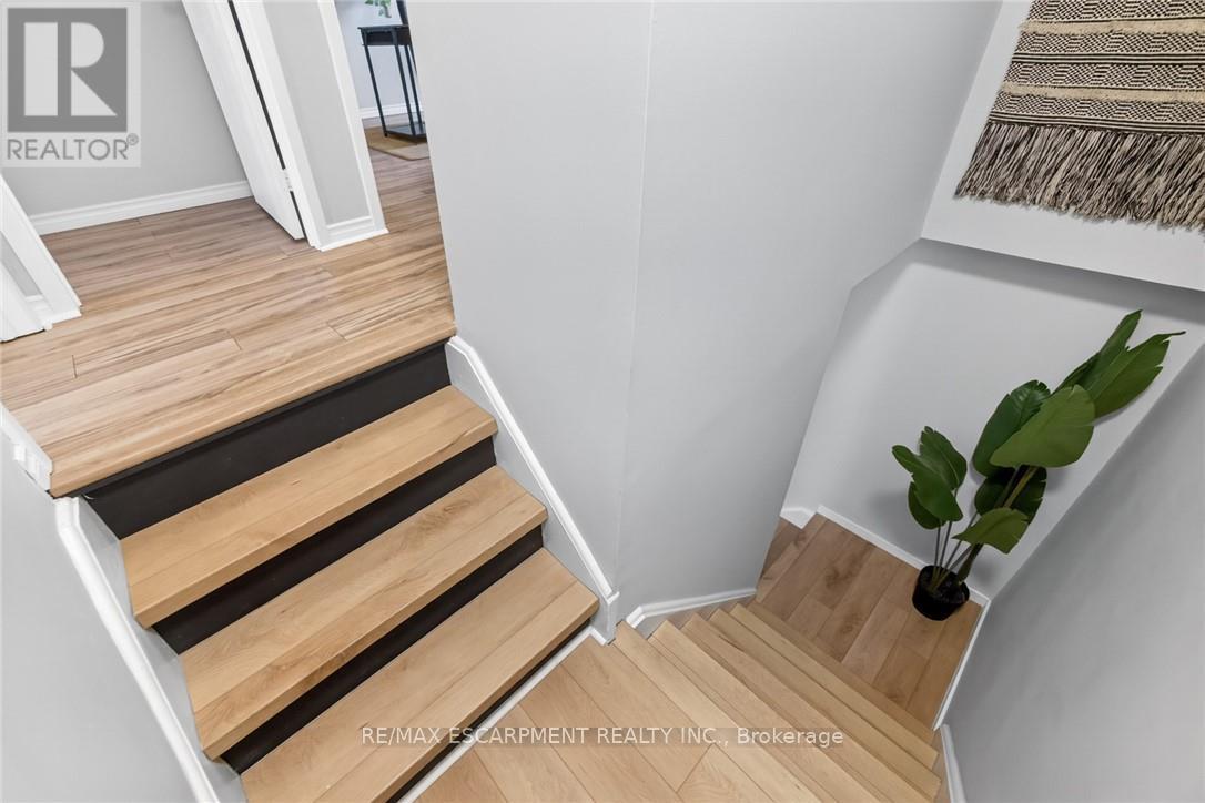 15 - 23 Watsons Lane, Hamilton, Ontario  L9H 5G9 - Photo 22 - X12985976