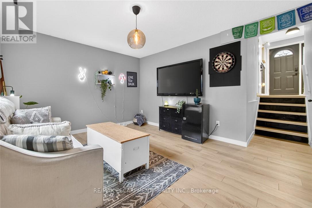 15 - 23 Watsons Lane, Hamilton, Ontario  L9H 5G9 - Photo 30 - X12985976