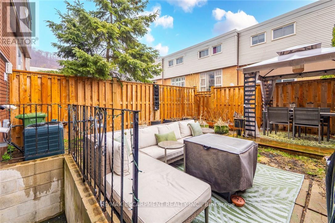 15 - 23 Watsons Lane, Hamilton, Ontario  L9H 5G9 - Photo 33 - X12985976