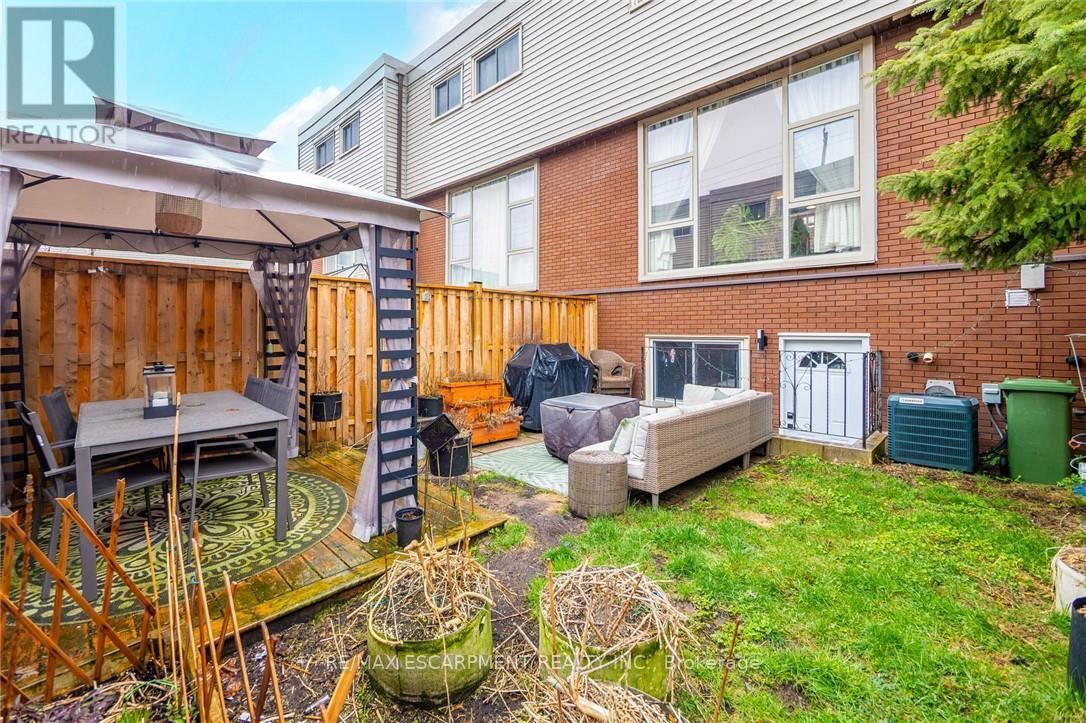 15 - 23 Watsons Lane, Hamilton, Ontario  L9H 5G9 - Photo 36 - X12985976