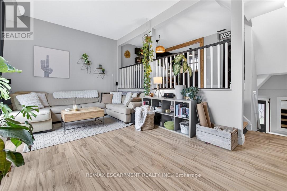 15 - 23 Watsons Lane, Hamilton, Ontario  L9H 5G9 - Photo 8 - X12985976