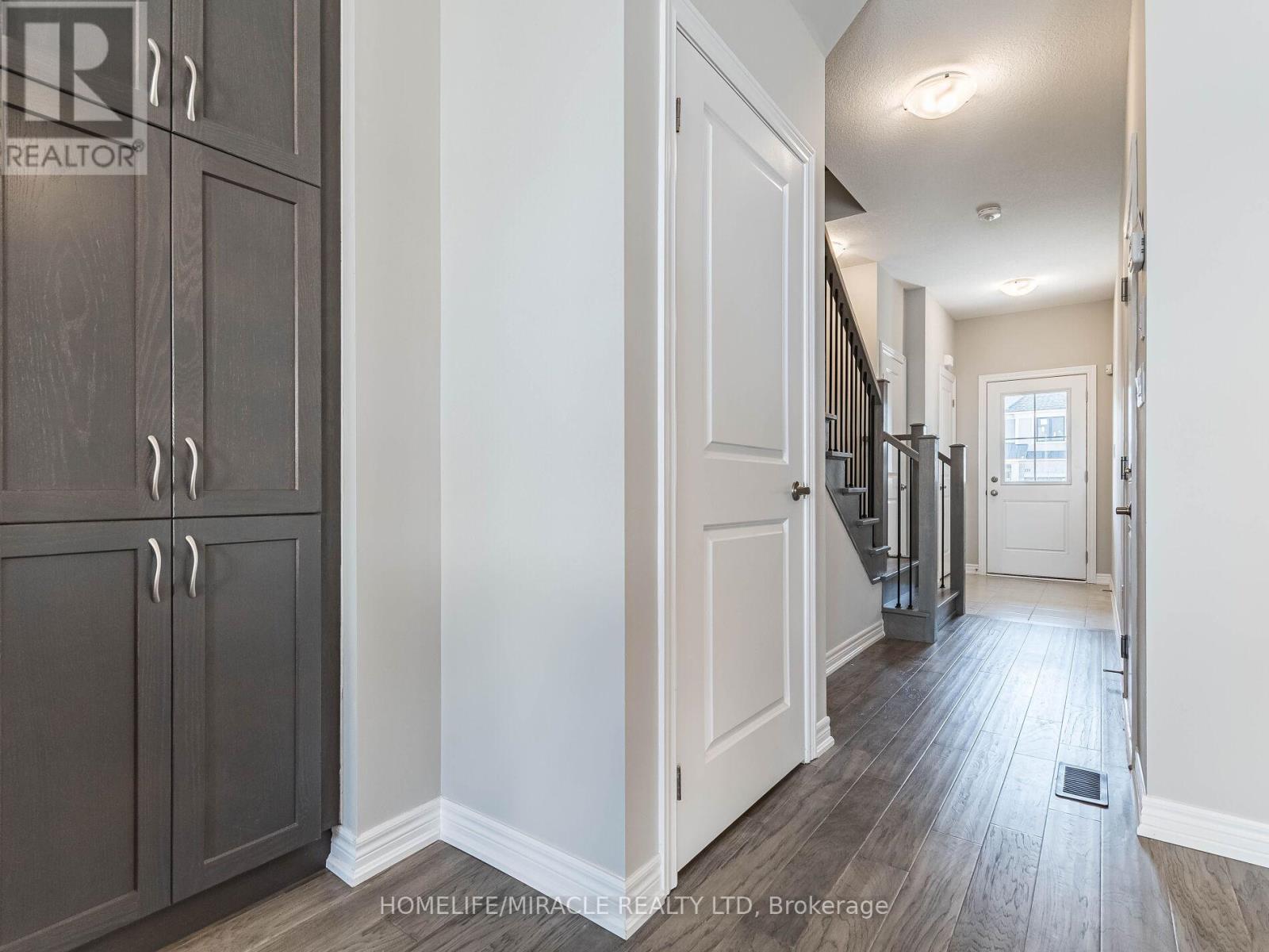 140 Aquasanta Crescent, Hamilton, Ontario  L9B 0J8 - Photo 10 - X12985988