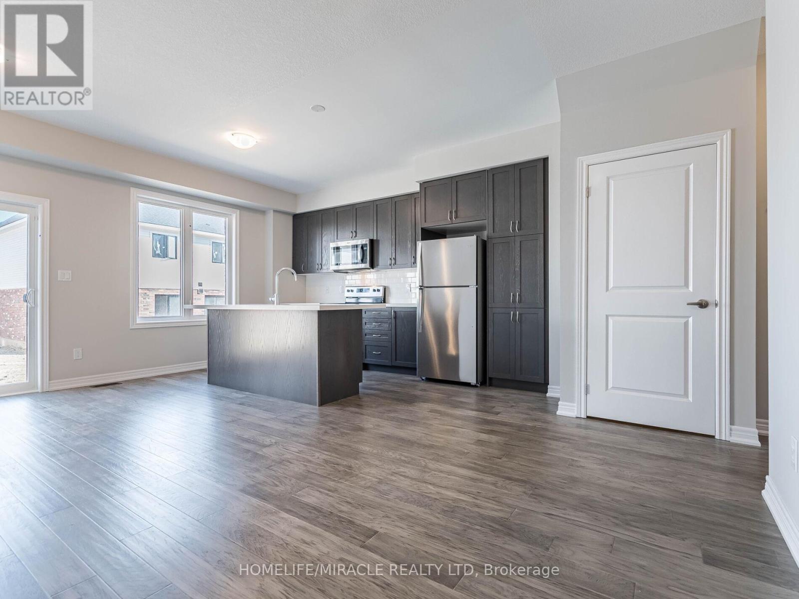 140 Aquasanta Crescent, Hamilton, Ontario  L9B 0J8 - Photo 11 - X12985988