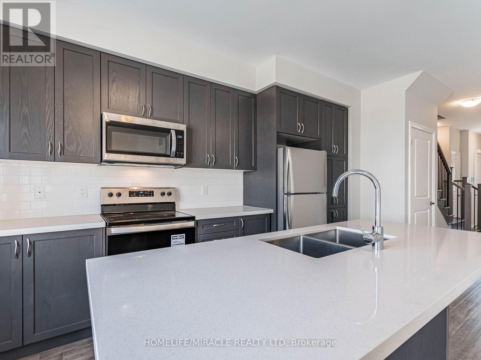 140 Aquasanta Crescent, Hamilton, Ontario  L9B 0J8 - Photo 18 - X12985988