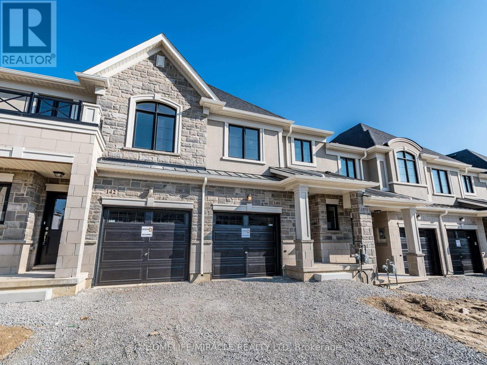 140 Aquasanta Crescent, Hamilton, Ontario  L9B 0J8 - Photo 2 - X12985988