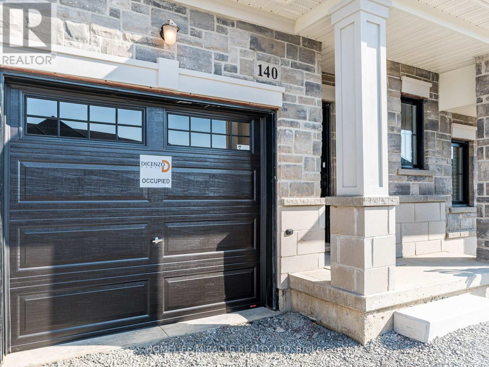 140 Aquasanta Crescent, Hamilton, Ontario  L9B 0J8 - Photo 3 - X12985988