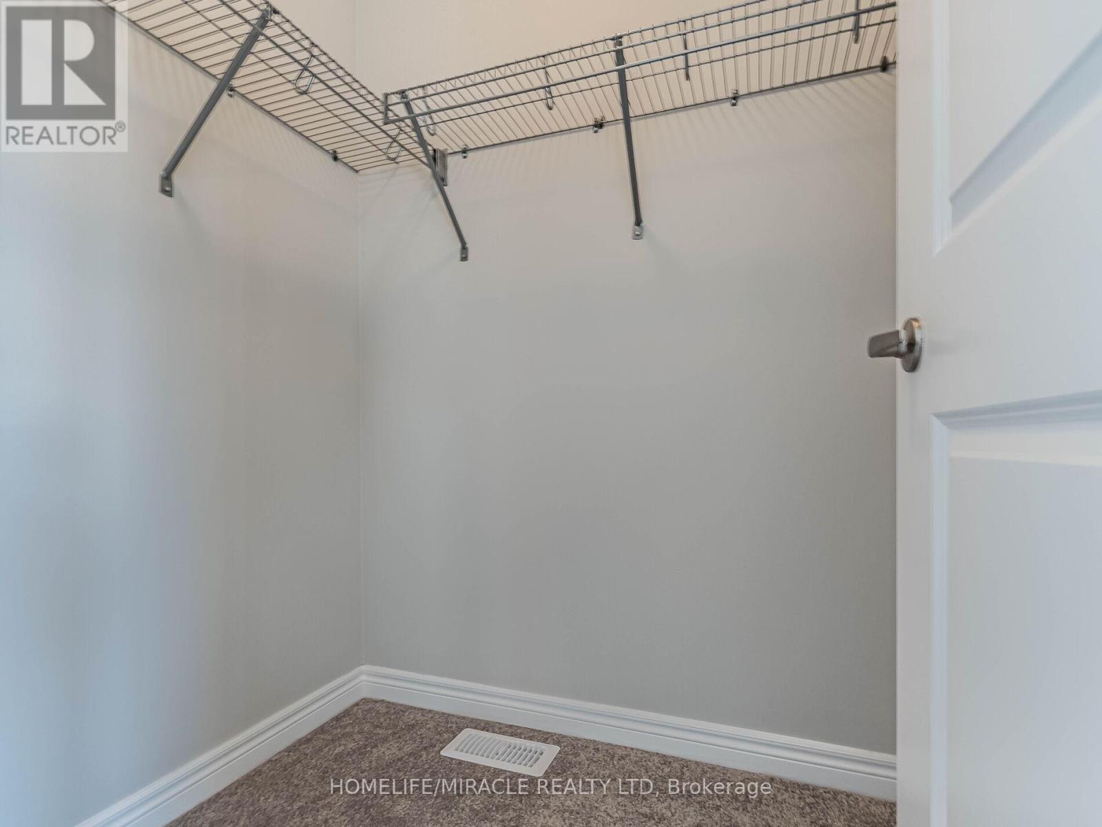 140 Aquasanta Crescent, Hamilton, Ontario  L9B 0J8 - Photo 31 - X12985988