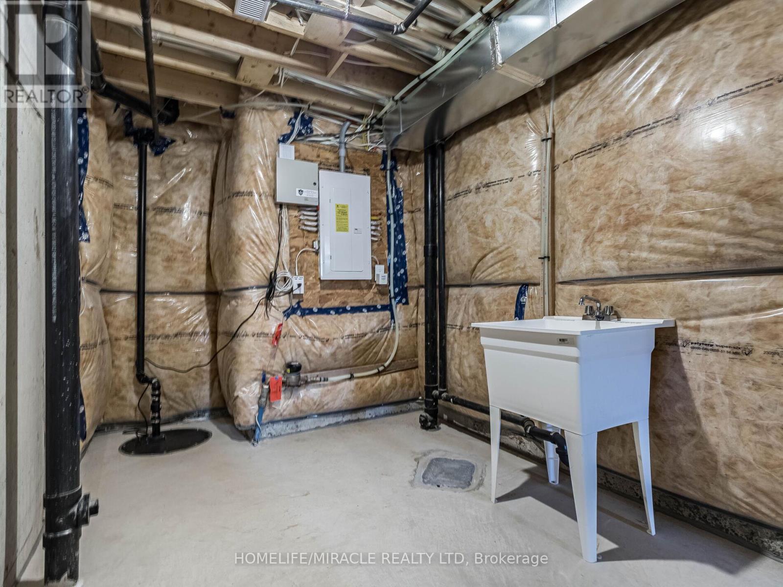 140 Aquasanta Crescent, Hamilton, Ontario  L9B 0J8 - Photo 45 - X12985988