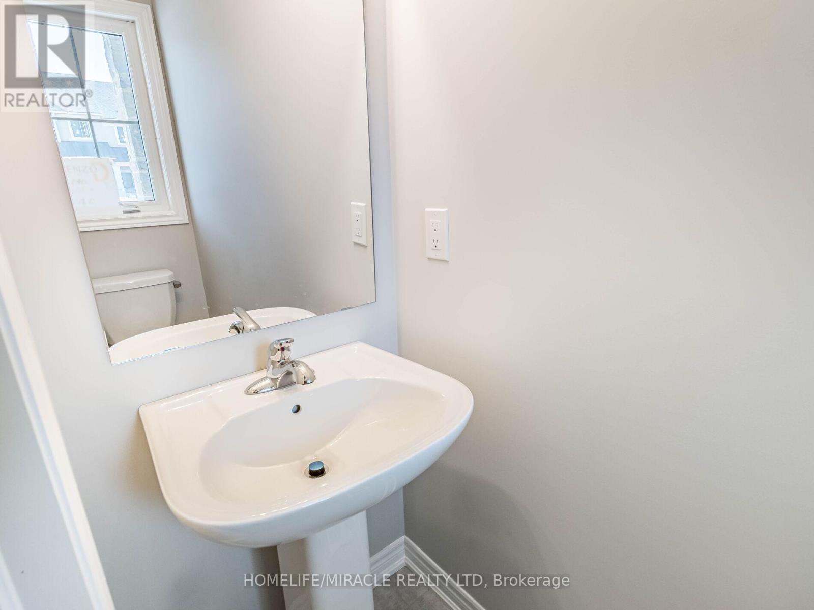 140 Aquasanta Crescent, Hamilton, Ontario  L9B 0J8 - Photo 8 - X12985988