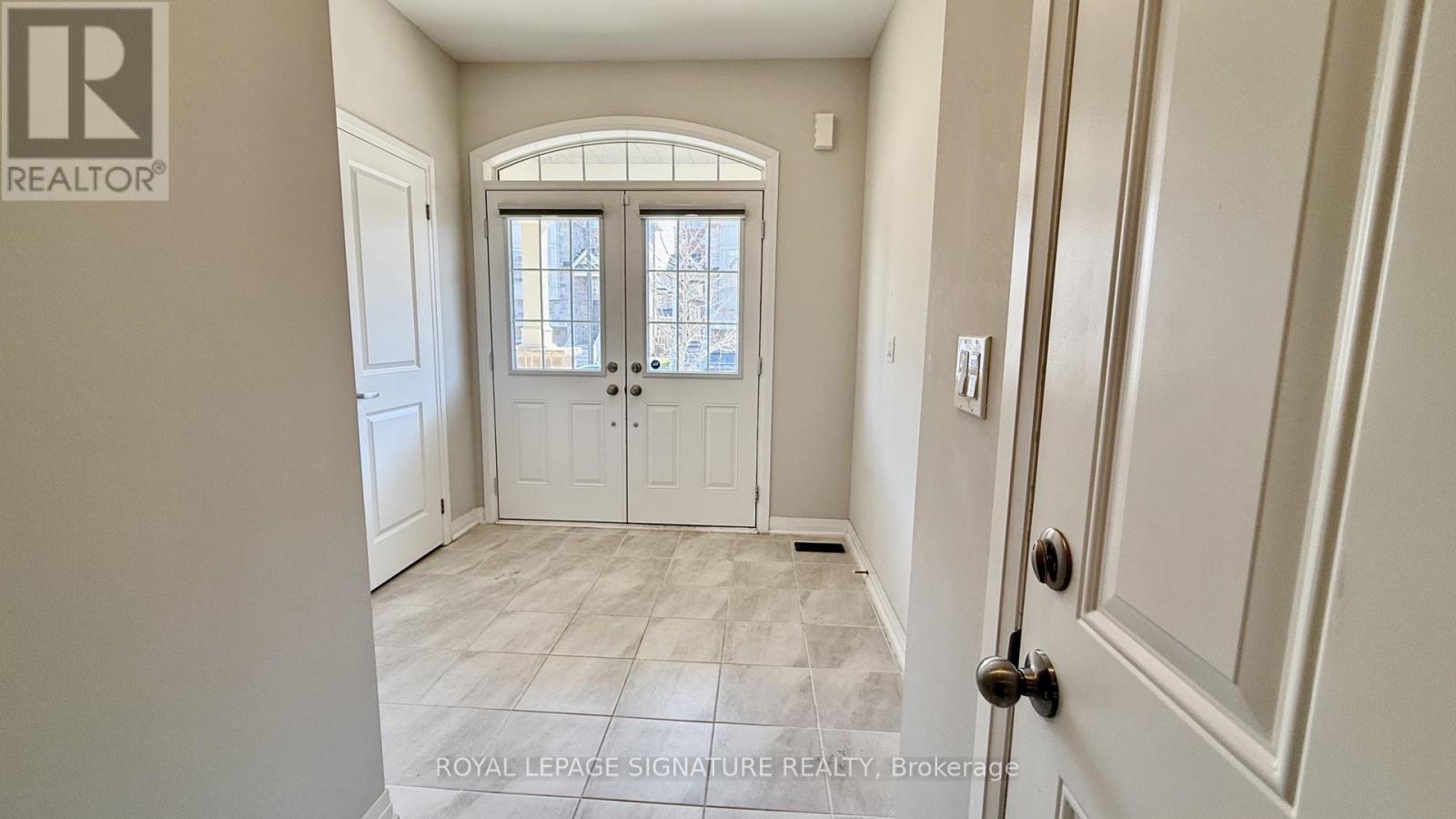 755 Elsley Court, Milton, Ontario  L9T 9J6 - Photo 4 - W12753636