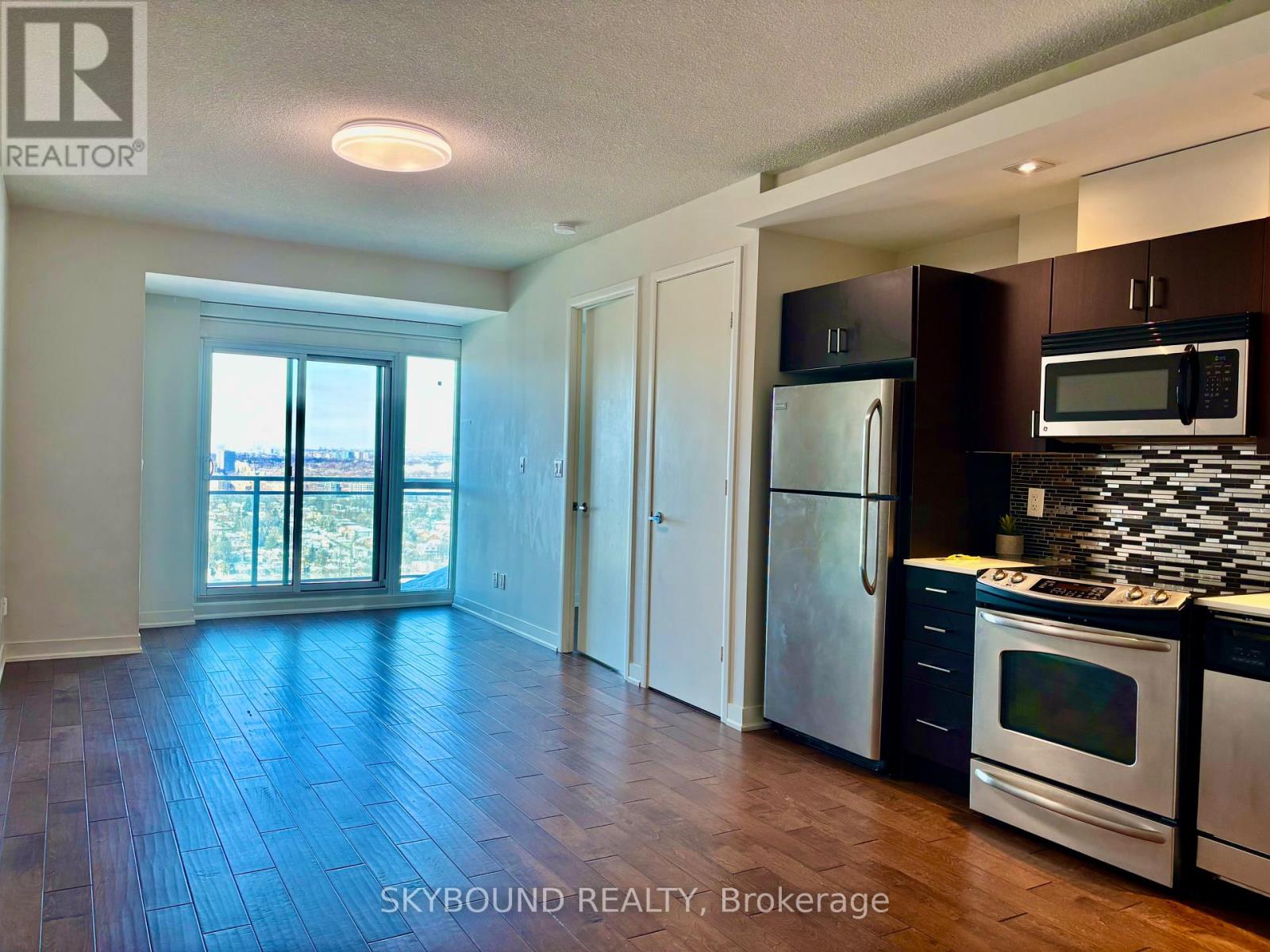 2723 - 165 Legion Road N, Toronto, Ontario  M8Y 0B3 - Photo 8 - W12985706