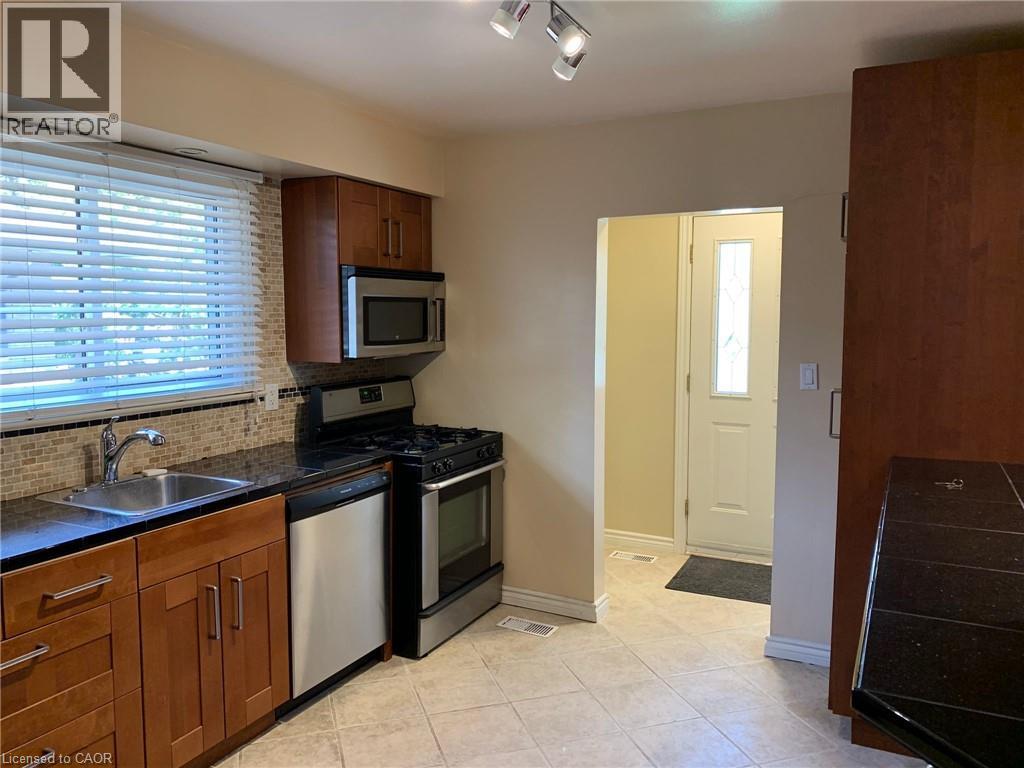 216 West 16th Street Unit# Upper, Hamilton, Ontario  L9C 4C6 - Photo 3 - 40819854