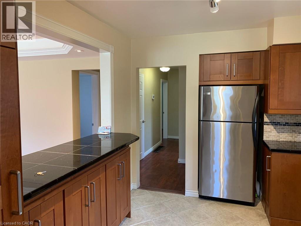 216 West 16th Street Unit# Upper, Hamilton, Ontario  L9C 4C6 - Photo 5 - 40819854