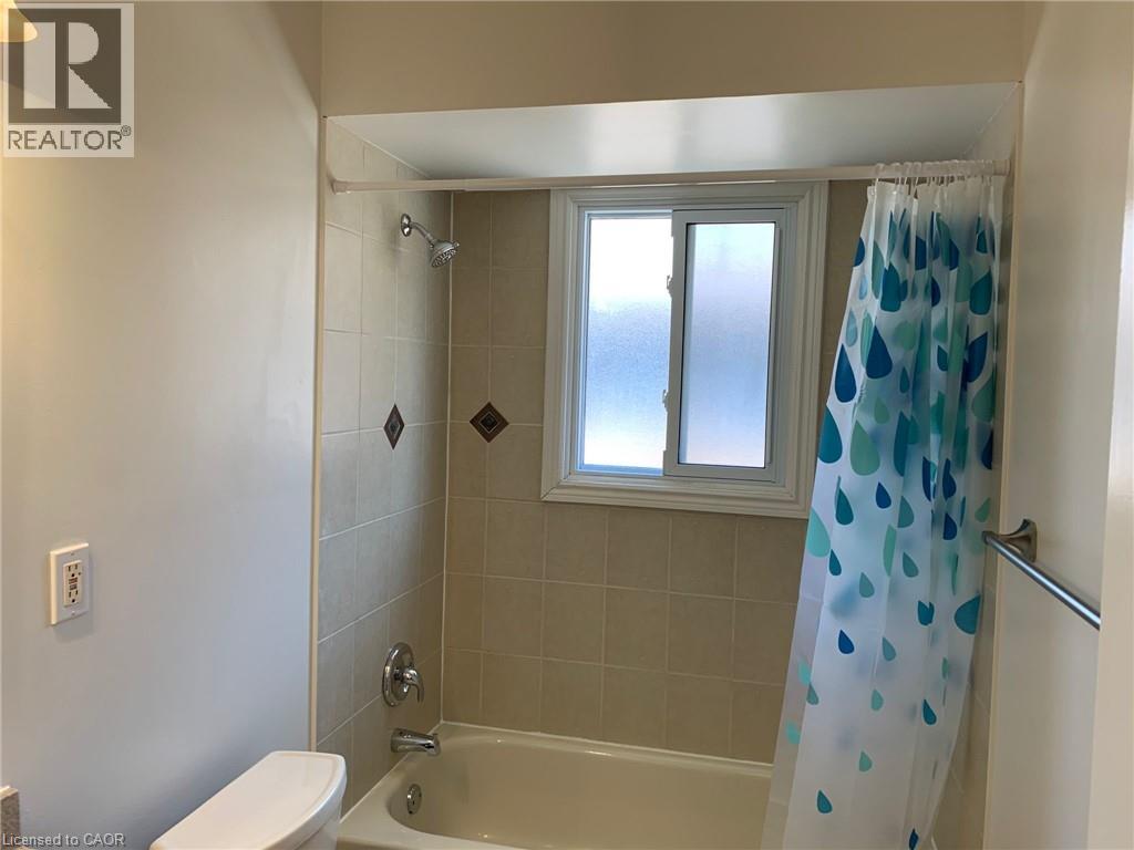 216 West 16th Street Unit# Upper, Hamilton, Ontario  L9C 4C6 - Photo 8 - 40819854