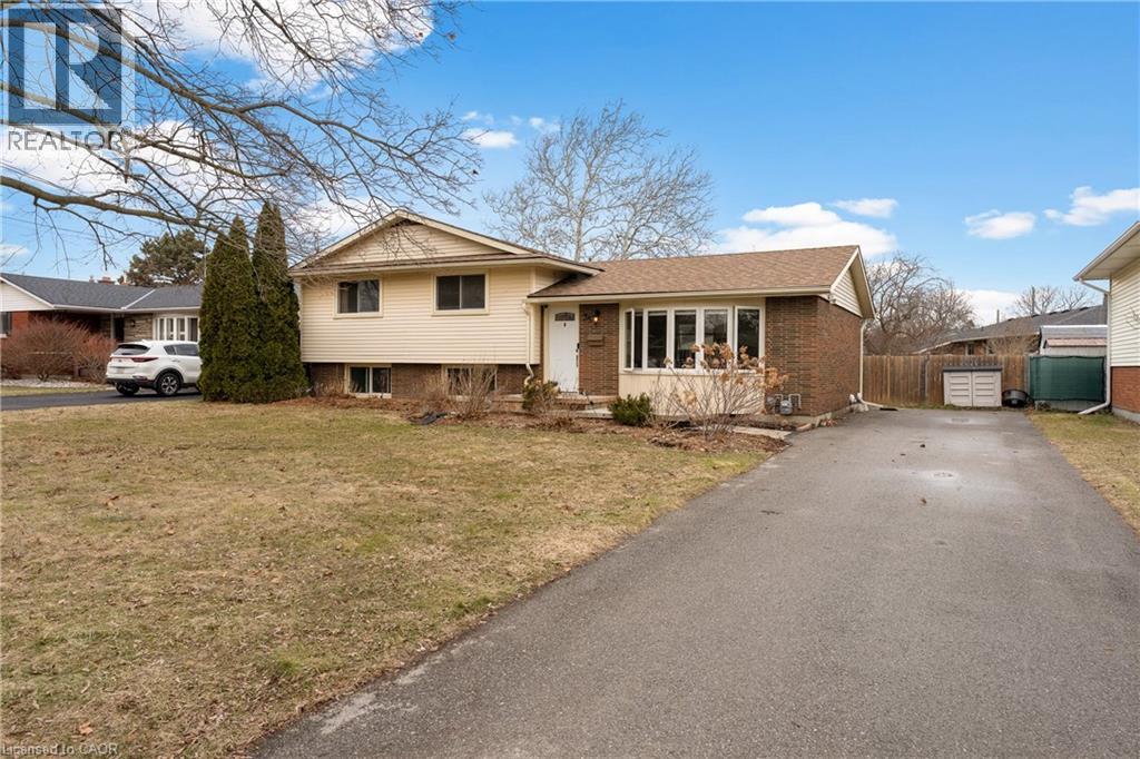 35 BISHOPS Road, St. Catharines, Ontario