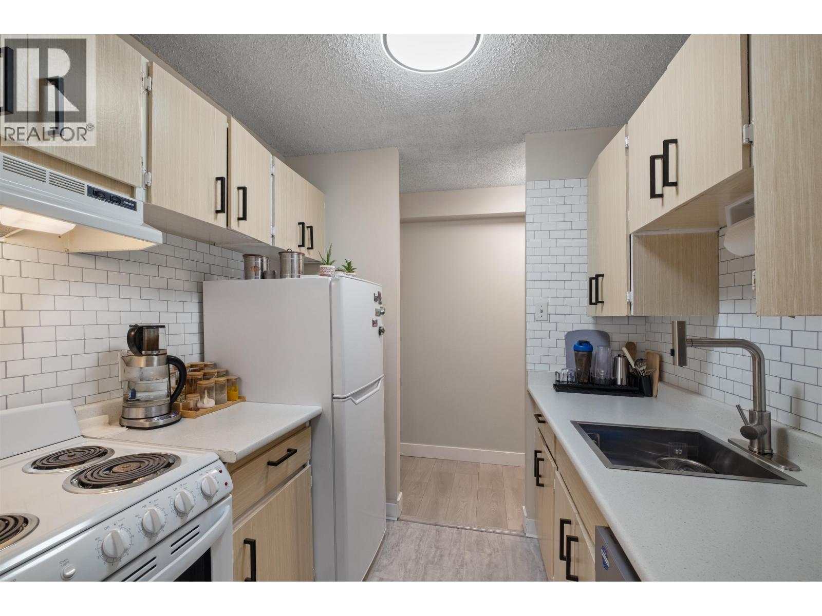 1205 2012 Fullerton Avenue, North Vancouver, British Columbia  V7P 3E3 - Photo 16 - R3110011