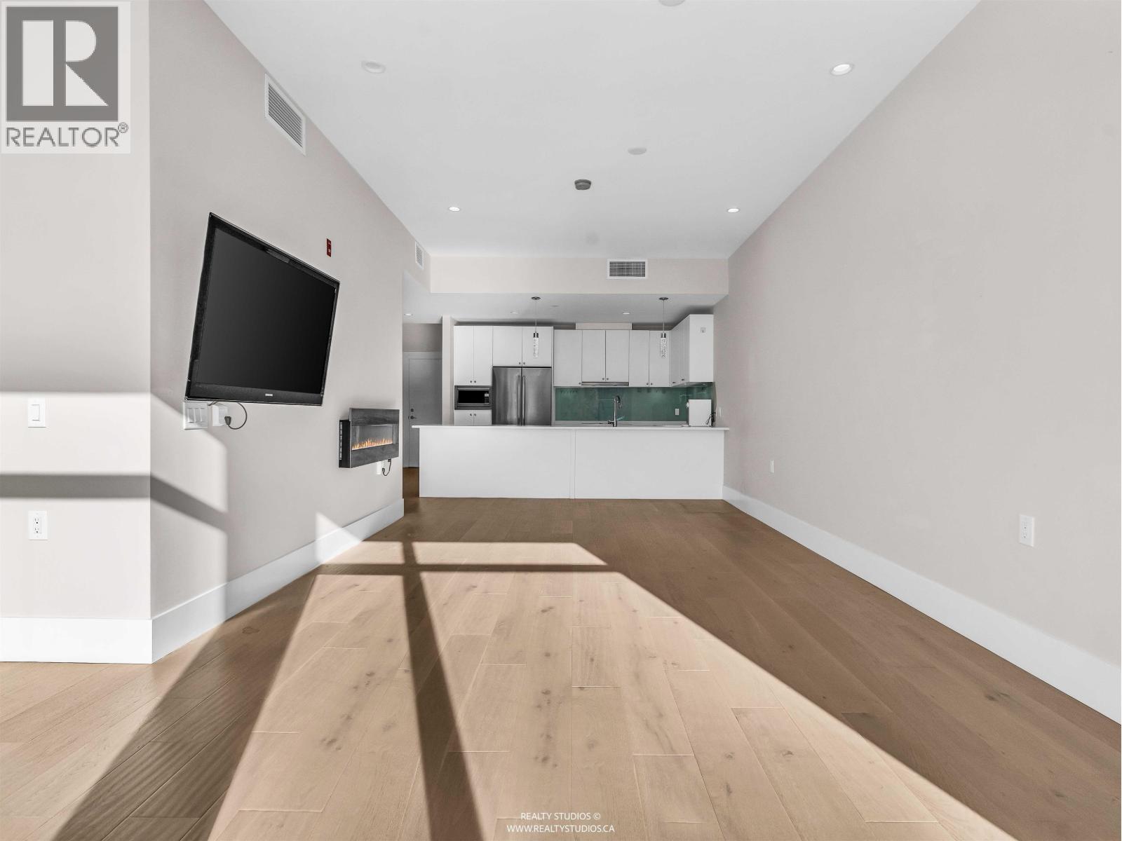 206 1591 Bowser Avenue, North Vancouver, British Columbia  V7P 2Y4 - Photo 11 - R3109972