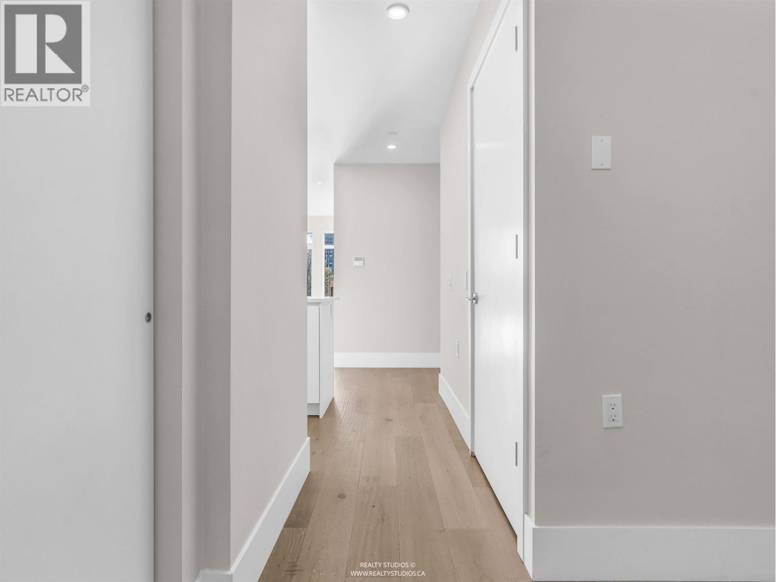 206 1591 Bowser Avenue, North Vancouver, British Columbia  V7P 2Y4 - Photo 14 - R3109972