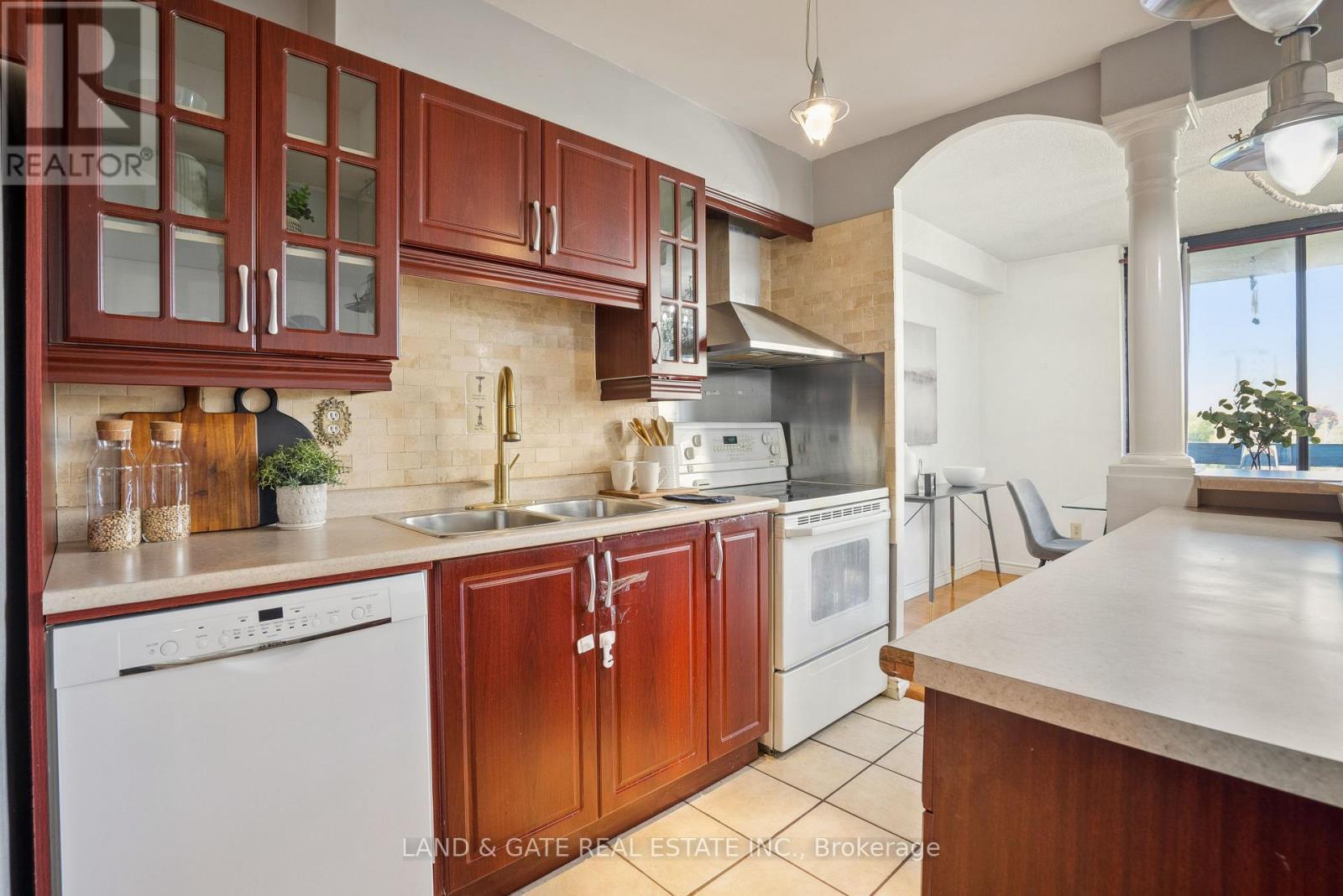 702 - 260 Seneca Hill Drive, Toronto (Don Valley Village), Ontario  M2J 4S6 - Photo 12 - C12986028