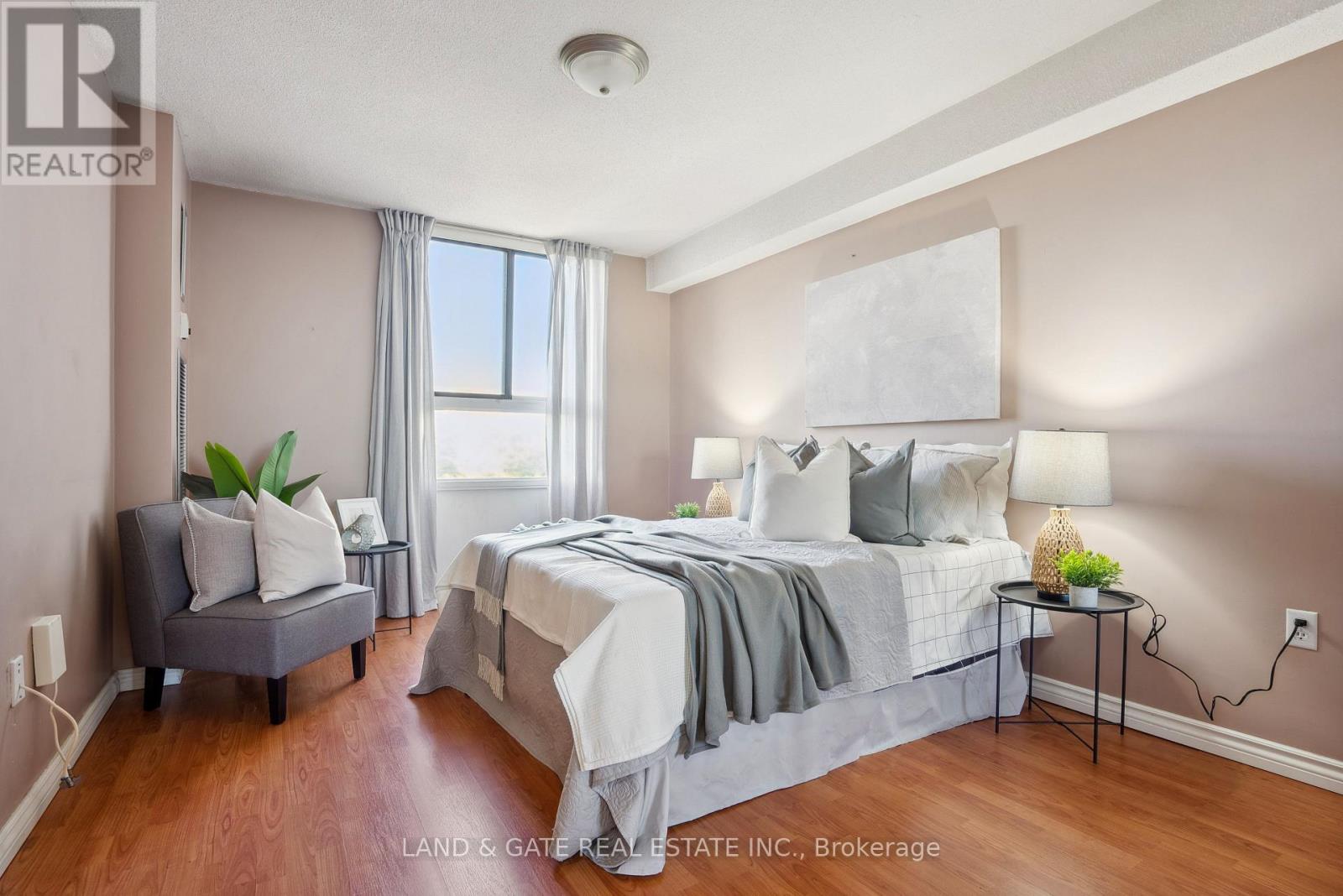 702 - 260 Seneca Hill Drive, Toronto (Don Valley Village), Ontario  M2J 4S6 - Photo 18 - C12986028