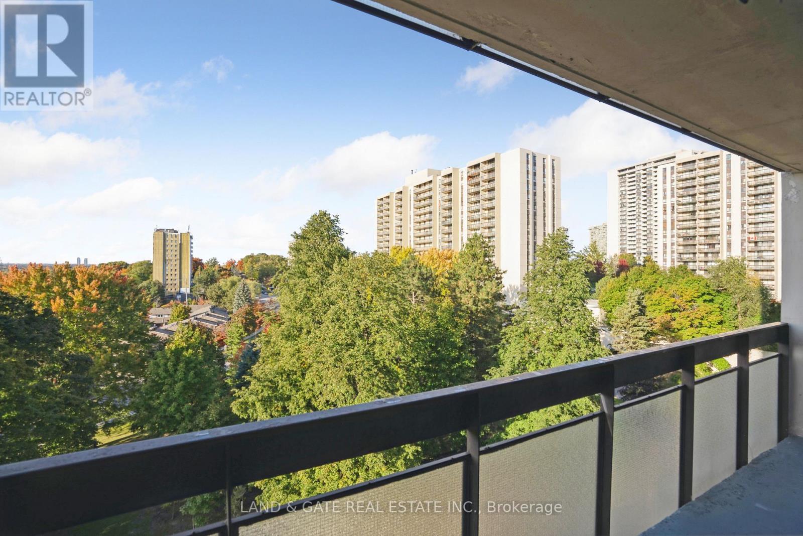 702 - 260 Seneca Hill Drive, Toronto (Don Valley Village), Ontario  M2J 4S6 - Photo 22 - C12986028