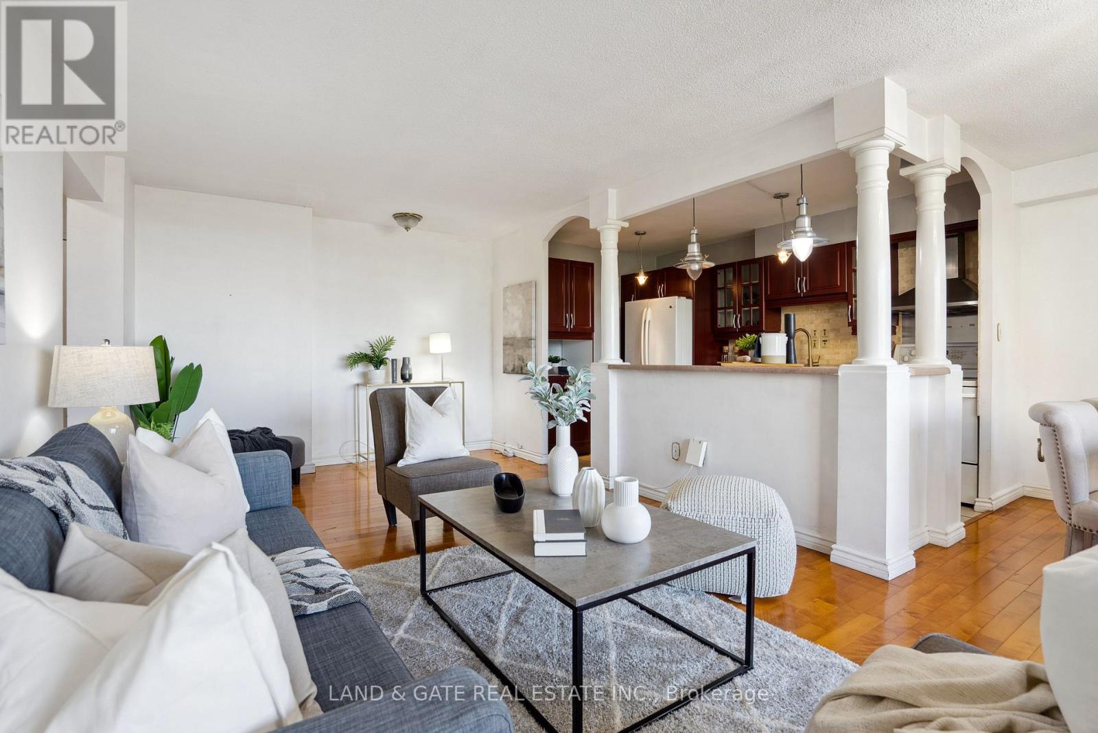 702 - 260 Seneca Hill Drive, Toronto (Don Valley Village), Ontario  M2J 4S6 - Photo 7 - C12986028