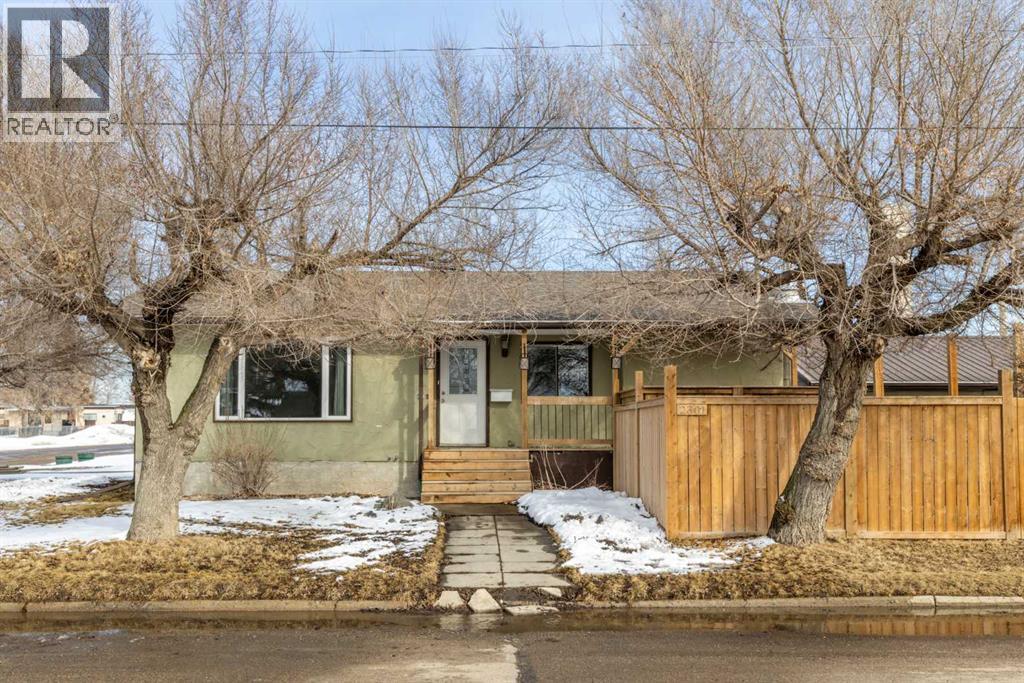 2301 21 Avenue, Bowden, Alberta  T0M 0K0 - Photo 2 - A2299616