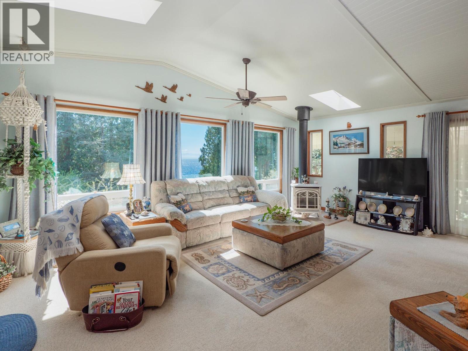 1459 Gower Point Road, Gibsons, British Columbia  V0N 1V3 - Photo 10 - R3110078