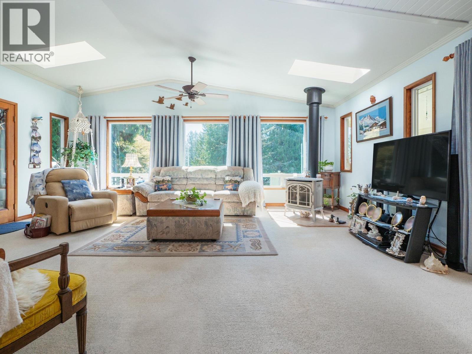 1459 Gower Point Road, Gibsons, British Columbia  V0N 1V3 - Photo 12 - R3110078