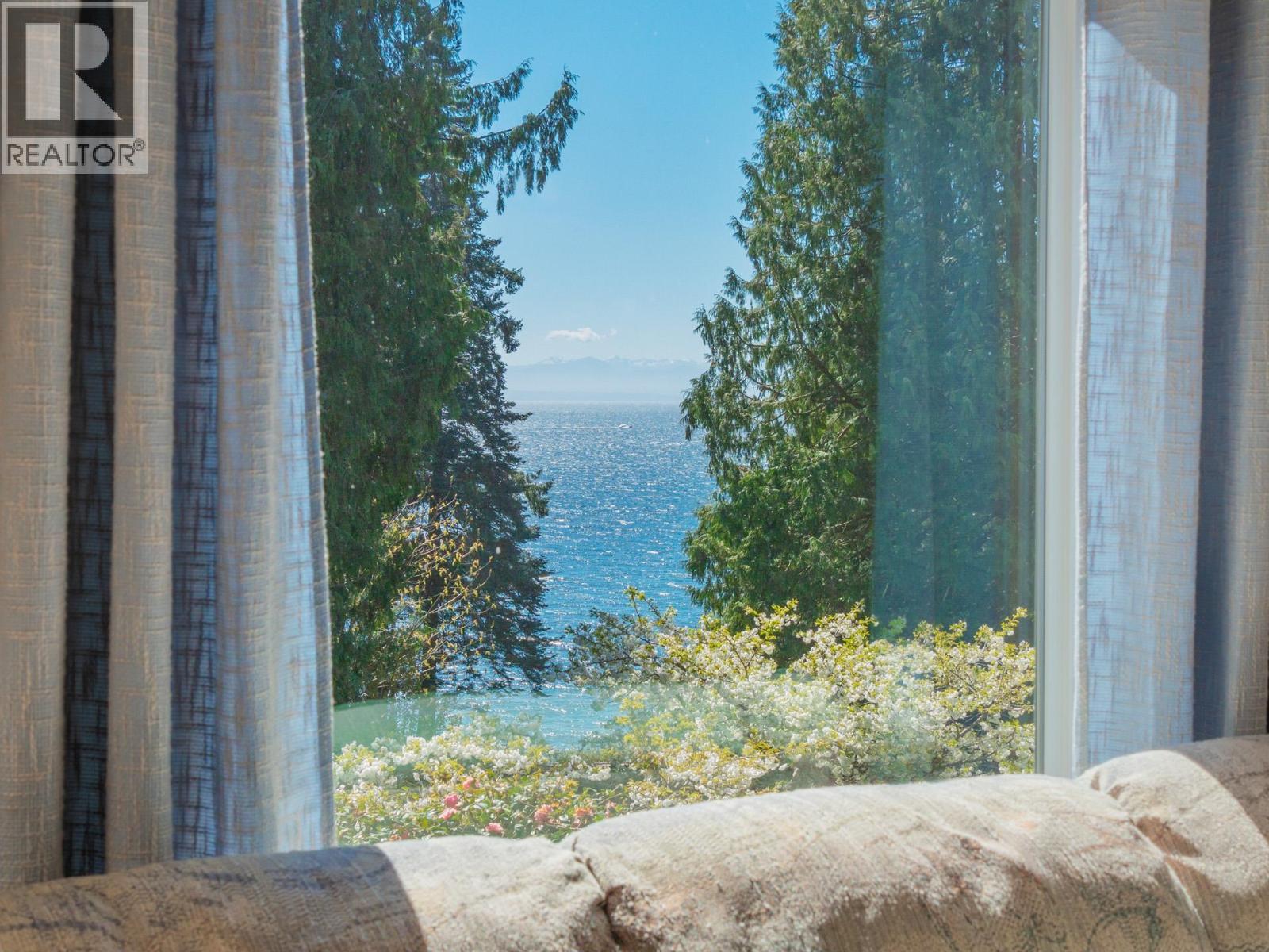 1459 Gower Point Road, Gibsons, British Columbia  V0N 1V3 - Photo 9 - R3110078