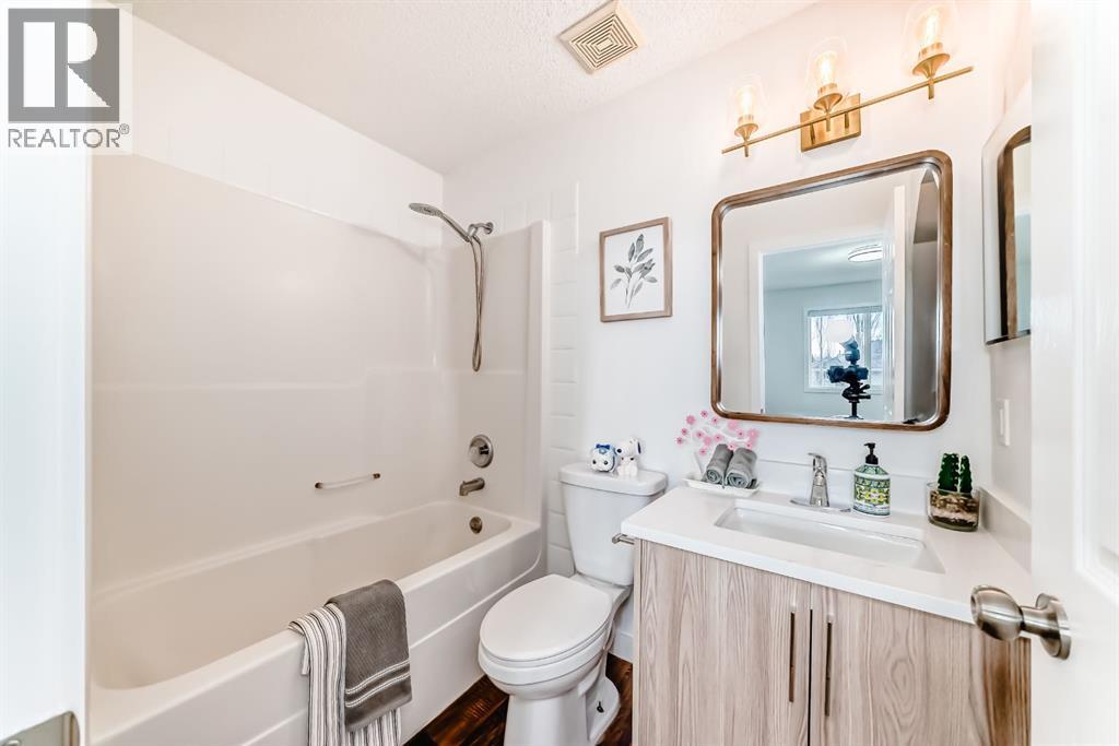 87 Bridlepost Green Sw, Calgary, Alberta  T2Y 4A1 - Photo 32 - A2287138