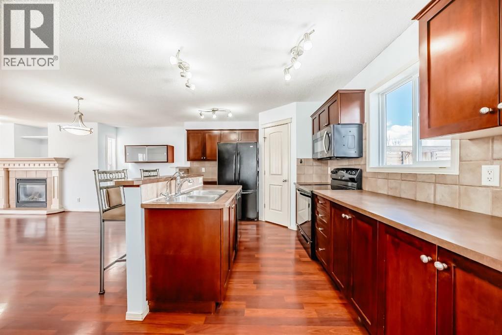 336 Luxstone Place SW, Airdrie, Alberta  T4B 0A6 - Photo 5 - A2300038