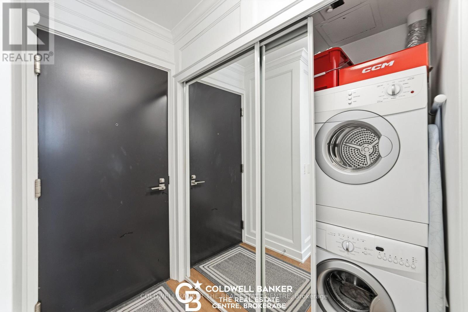 408 - 15 Beverley Street, Toronto, Ontario  M5T 0B3 - Photo 3 - C12986010