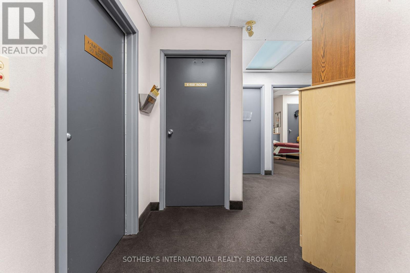 320 Vine Street, St. Catharines, Ontario  L2M 4T3 - Photo 8 - X12986044