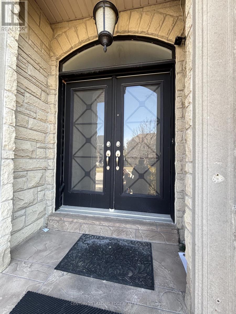 475 Worthington Avenue, Richmond Hill, Ontario  L4E 4R6 - Photo 3 - N12986032