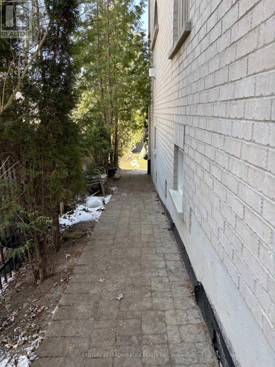 475 Worthington Avenue, Richmond Hill, Ontario  L4E 4R6 - Photo 30 - N12986032