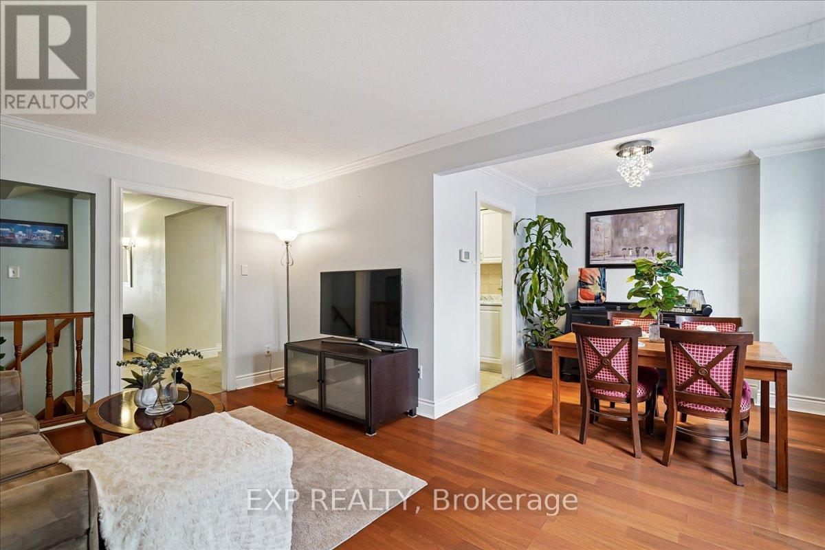 65 Greenwich Circle, Brampton, Ontario  L6S 2E8 - Photo 11 - W12986022