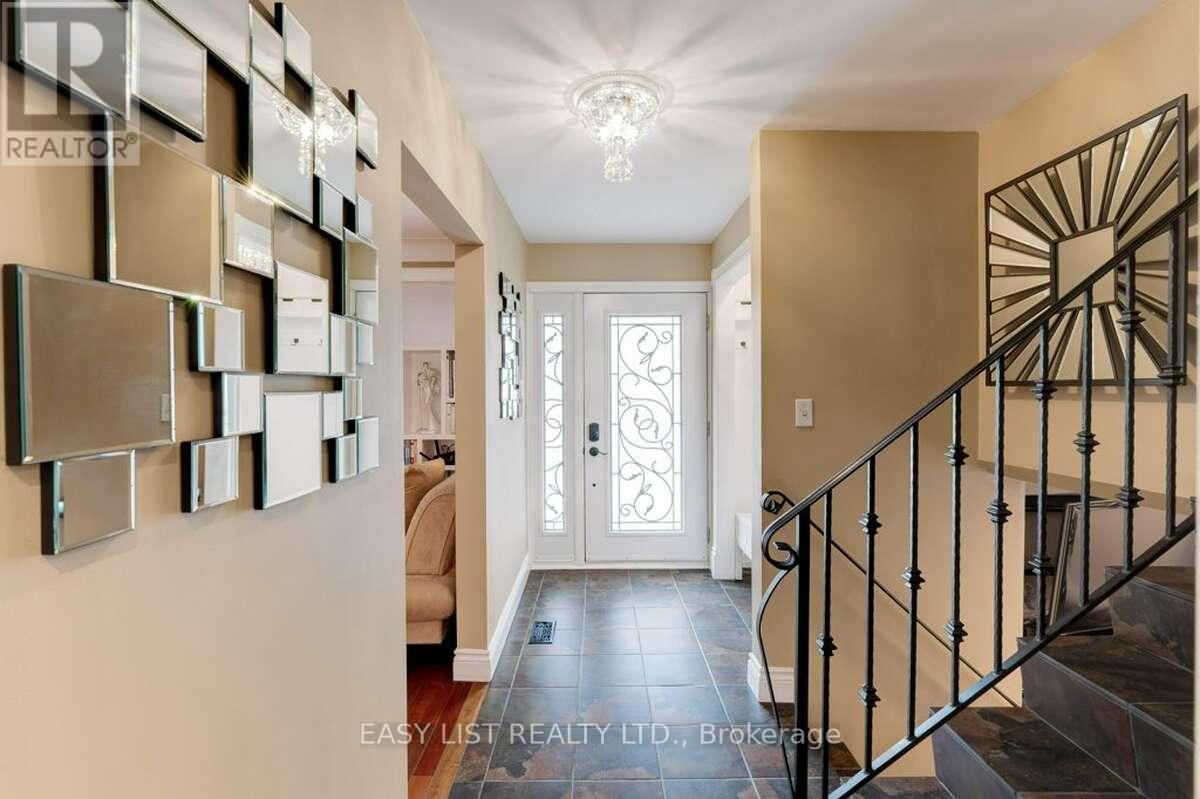 193 Pine Cove Road, Burlington, Ontario  L7N 1W1 - Photo 11 - W12986048