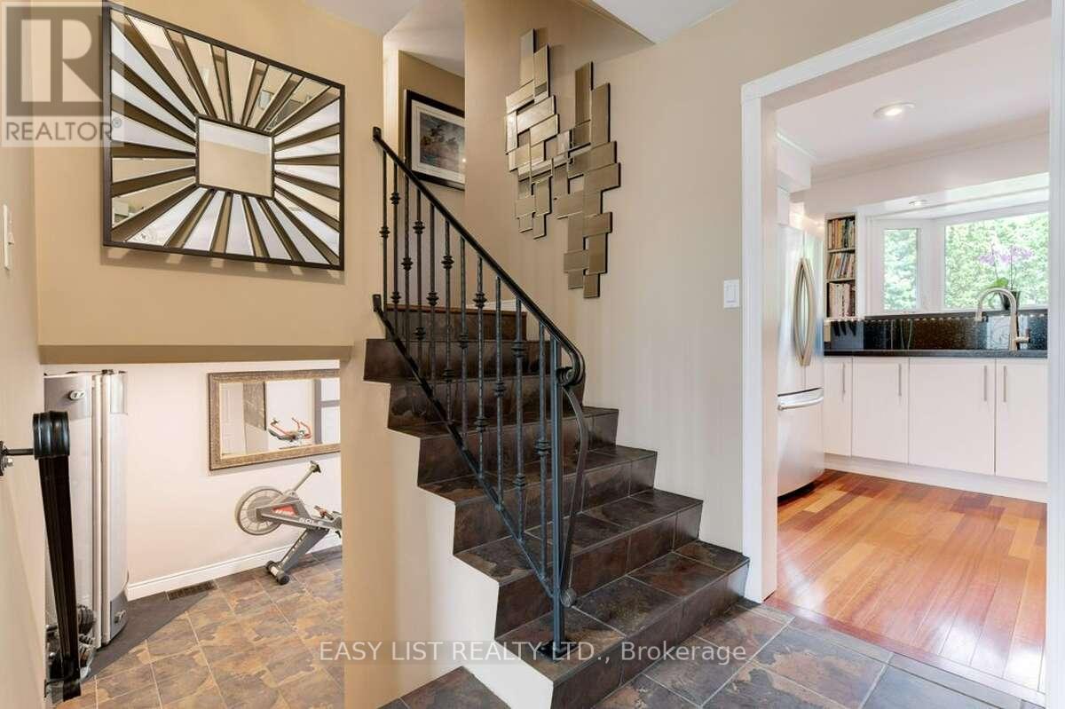 193 Pine Cove Road, Burlington, Ontario  L7N 1W1 - Photo 17 - W12986048