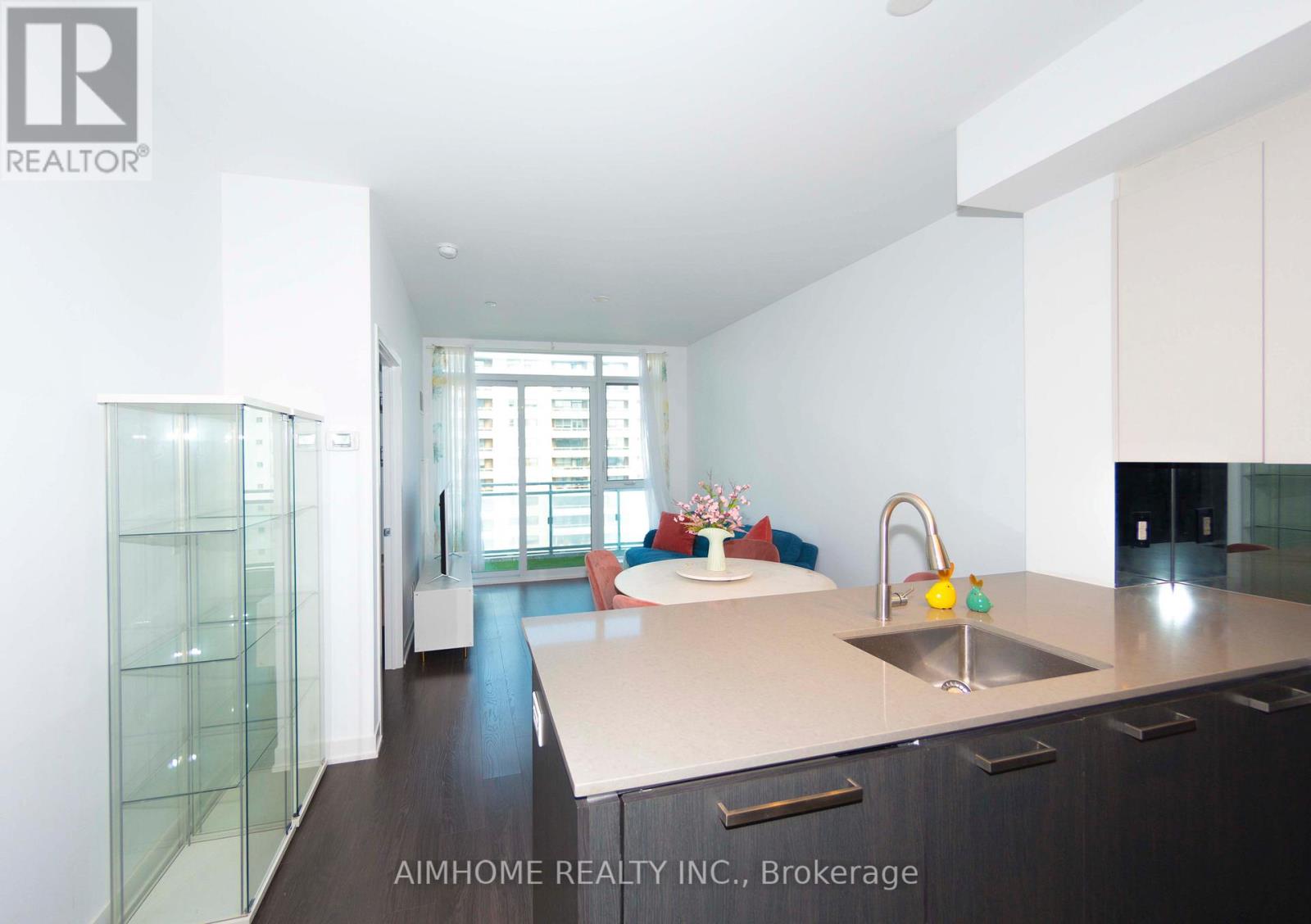 1019 - 1830 Bloor Street W, Toronto, Ontario  M6P 0A2 - Photo 6 - W12948596