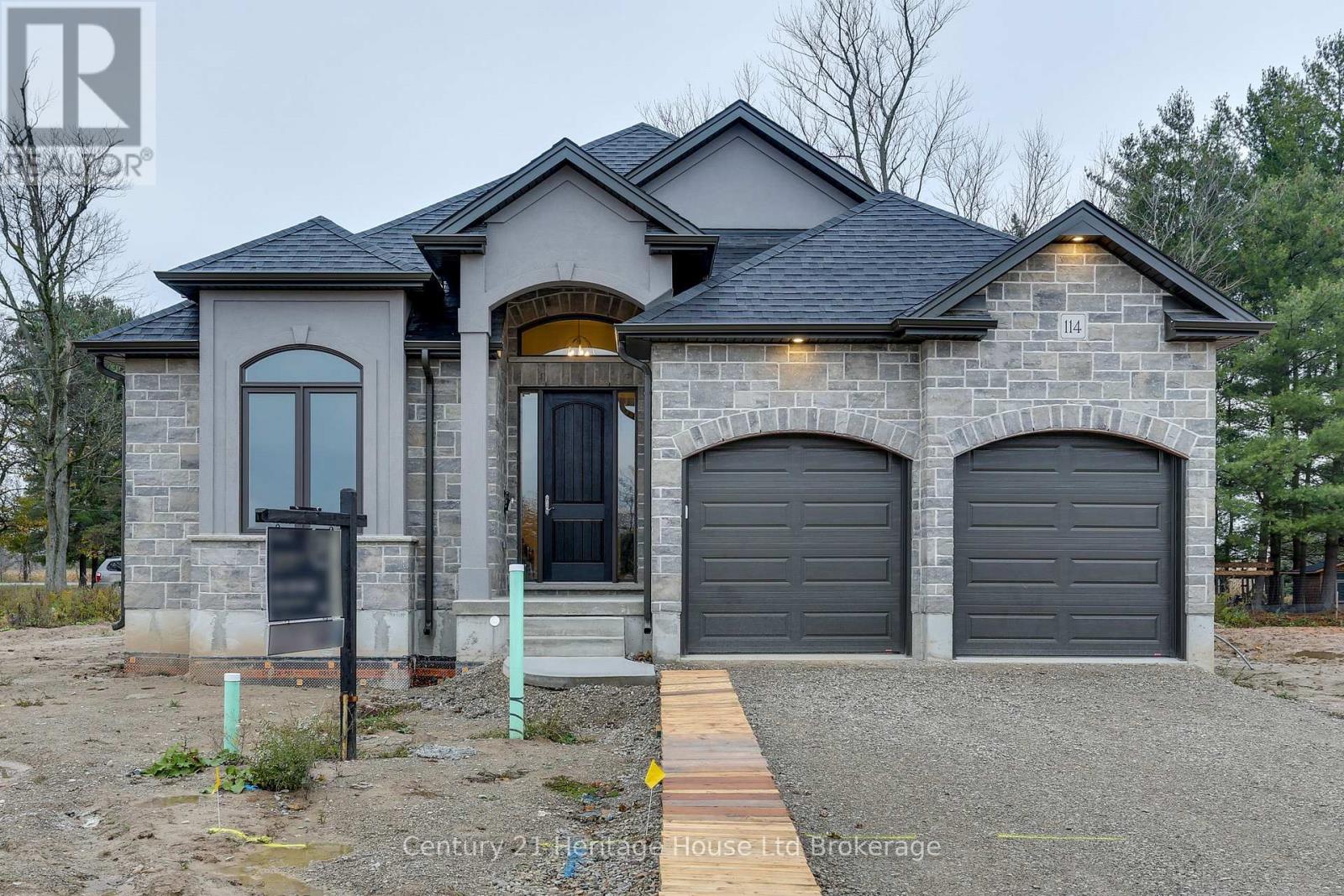 114 BEECH BOULEVARD, Tillsonburg, Ontario