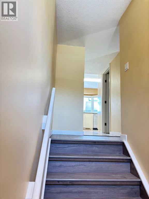 44 Edgemont Estates Road NW Road NW, Calgary, Alberta  T3A 2M5 - Photo 4 - A2300351