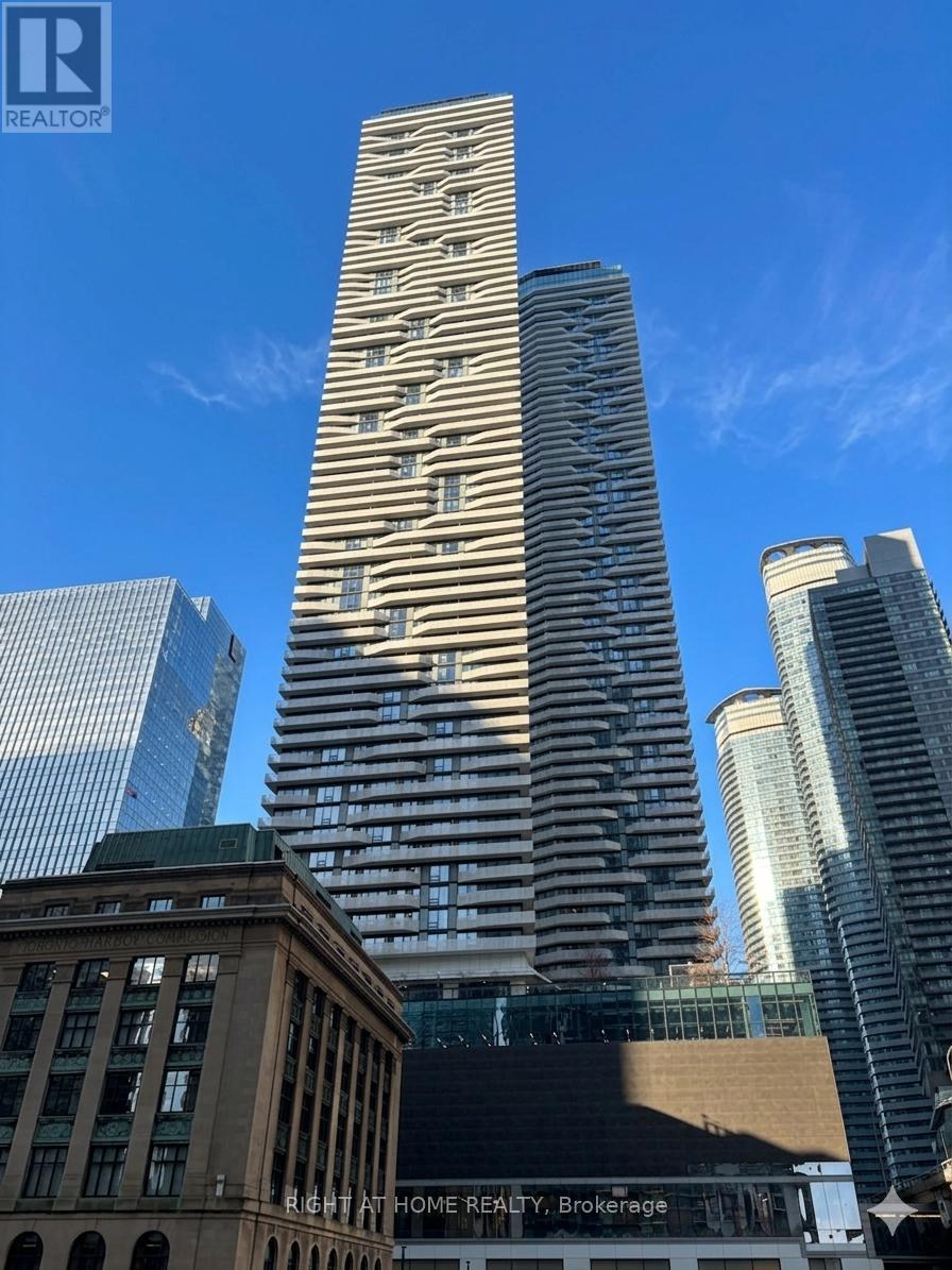 5605 - 88 HARBOUR STREET, Toronto, Ontario